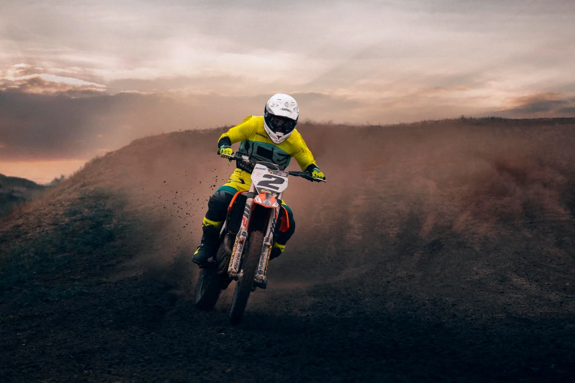 MOTOS